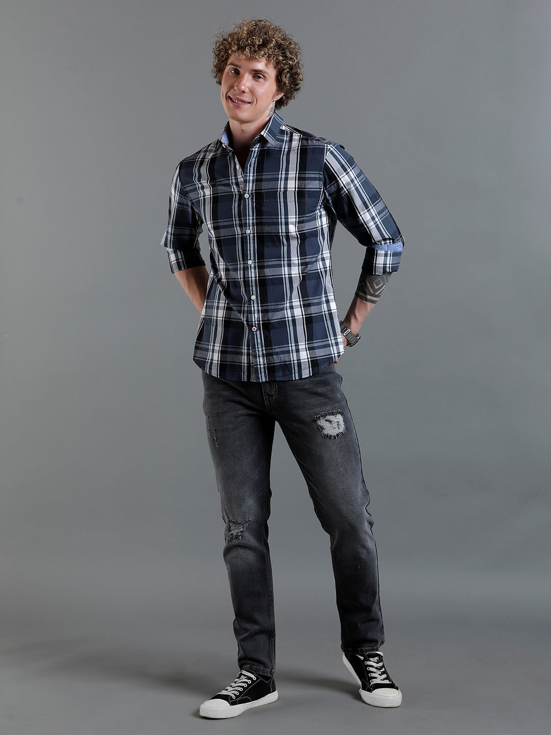 Men Solid Distressed Black Denim
